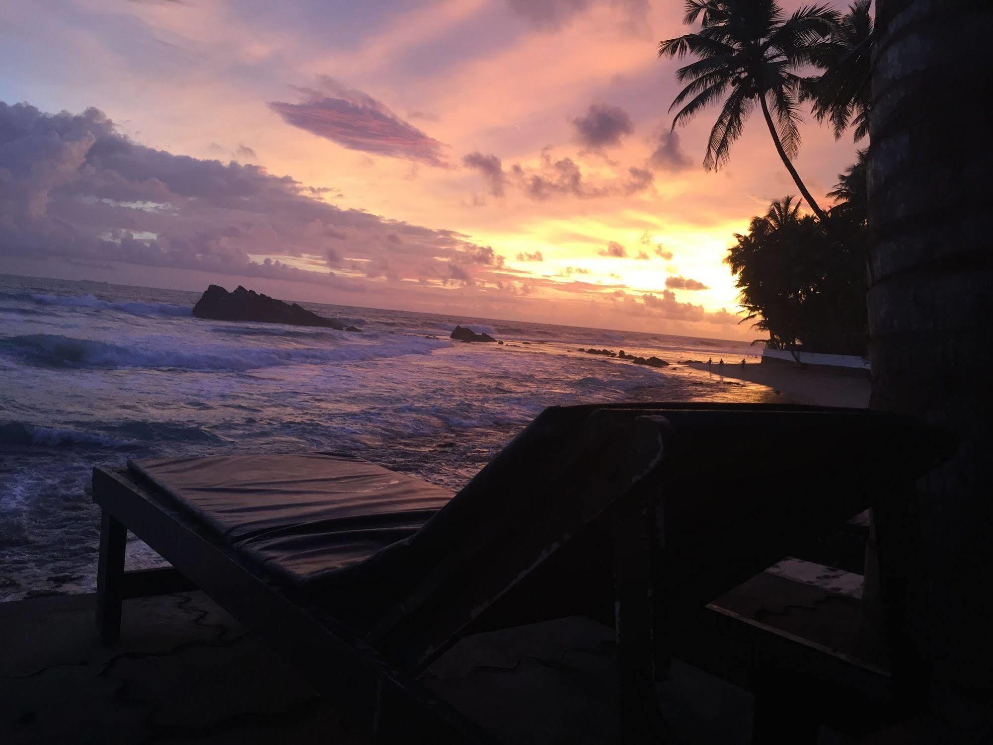 Blue Sky Beach Resort Unawatuna Eksteriør bilde